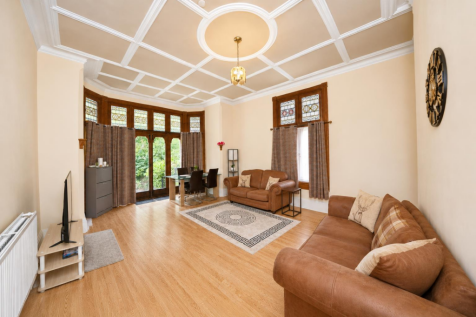 Flat 1, 37 Parkdale East  (1).png