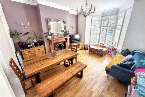 Front Lounge