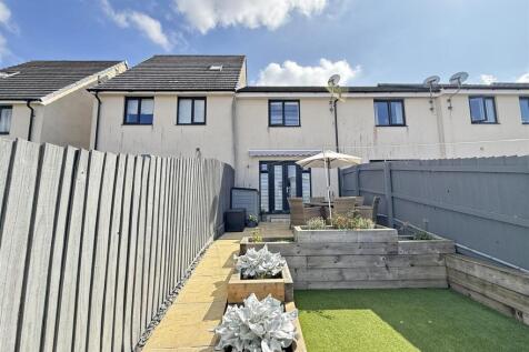 Pennycross Close 33 - Garden 4.jpg
