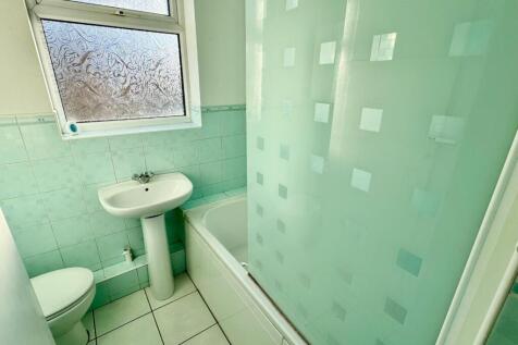 West Road - Bathroom .jpg