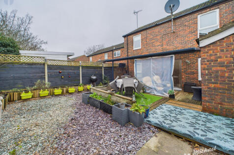 Meadow Way, Leighton Buzzard photo 4