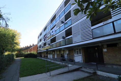 1-bed flat on Pamplins, Lee Chapel North, Basildon, Essex, SS15, £900/mo