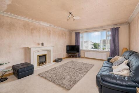 12 Beechwood Crescent Kirriemuir-5.jpg