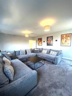 Living Room 2.jpg