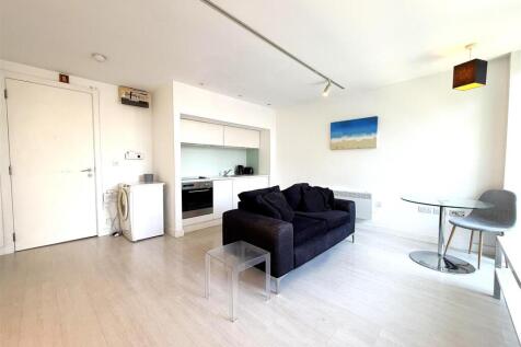 Living Room 2.jpeg
