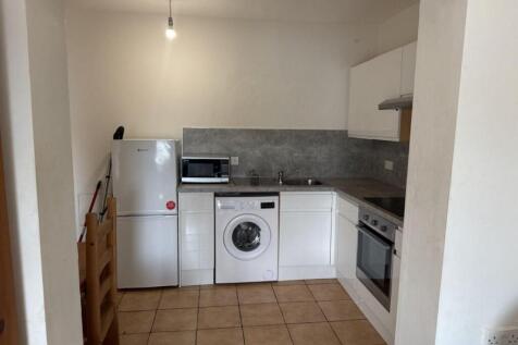 Kitchen 2.jpg