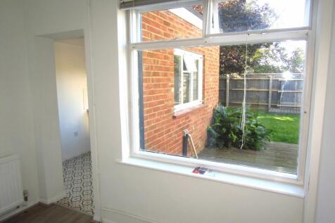 High Road East, Felixstowe, IP11 photo 5