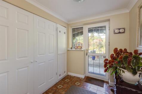 Barnstone House Hallway-2.jpg