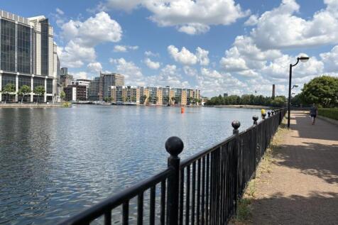 Wheat Sheaf, E14 Flat for Sale by Barrain London E