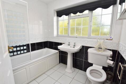 Bathroom (9).jpg