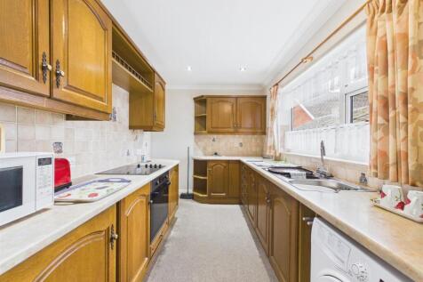 Kitchen: