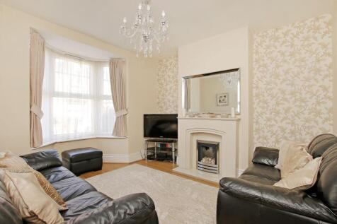 KITCHEN, DINER AND LIVING ROOM