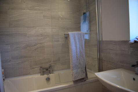 Bellhouse Road, RM7 photo 4