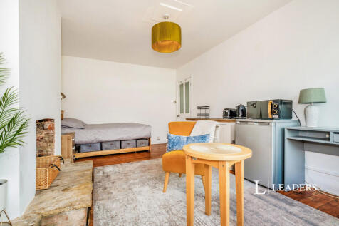Monks Avenue, Lancing, West Sussex, BN15 photo 4