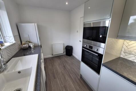 Warwick Avenue, Bridgwater, Somerset photo 5