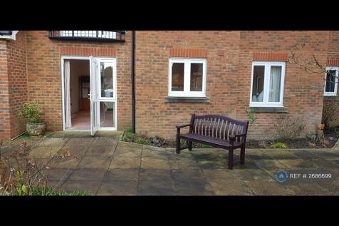 Easy Access To The Garden - Seating Outside Flat