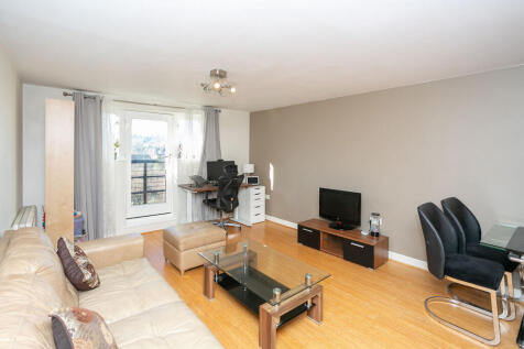 Ovaltine Court, WD4, Kings Langley, WD4 photo 3