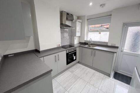 Five bedroom Student House - Blantyre Road, L15.  photo 4