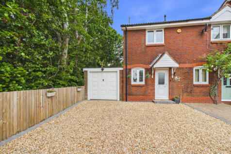 2 Bedroom End Terrace for Sale