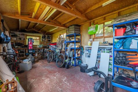 Garage/Workshop