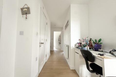 The Gatehouse, Rayleigh Road photo 4