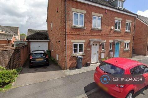 3 Bedrooms Semi-Detached Town House With Garage