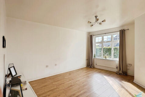 Raymond Fuller Way, Kennington, Ashford photo 5