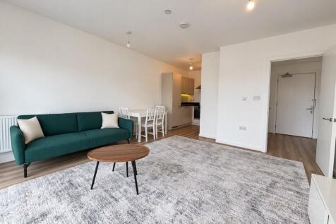 Cosmos Apartments, High Road, Wembley, Brent photo 3