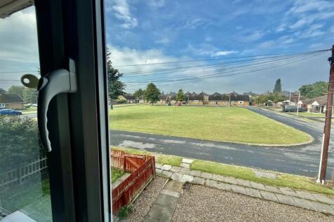 VIEW TO FRONT