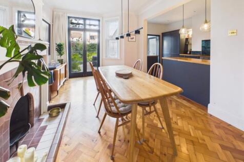 Family room/dining room