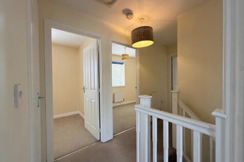 Woolpack Grange, Oakridge Park photo 5