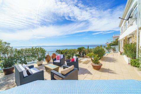 Villa with sea views on the heights of Roses, Costa Brava