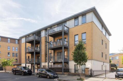 Almond Court, E5