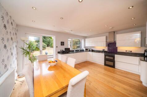 EXTENDED DINING KITCHEN