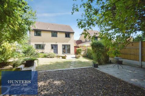 REAR GARDEN 04.jpg