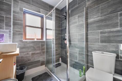 Annexe Shower Room