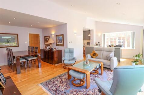 Kitchen/Breakast/Dining &amp; Sun Room