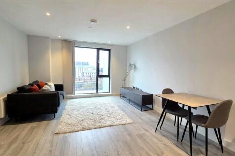 Living/Dining Area