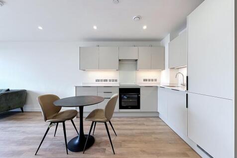 Kitchen / Dining Area