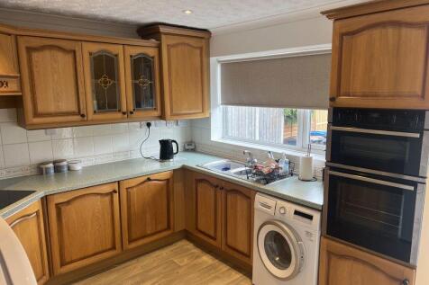 Cedar Court, Groby, Leicestershire photo 3