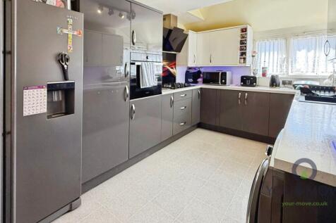 Aisher Road, London, SE28 photo 4