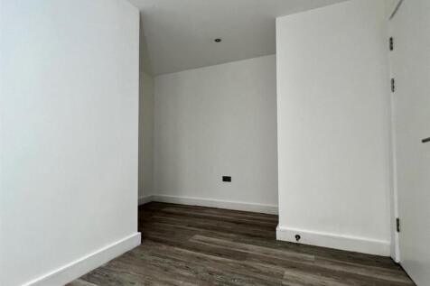 Woodridge, Cefn Glas, Bridgend, CF31 4PE photo 3