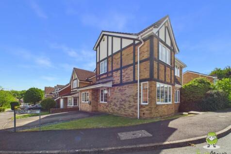 EweMove Estate Agents Basingstoke - Lyndhurst Driv