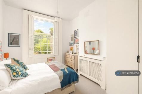 Large Double Bedroom 