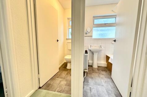 Bathroom/ WC
