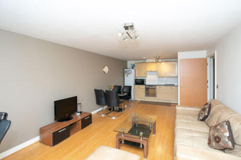 Ovaltine Court, WD4, Kings Langley, WD4 photo 2