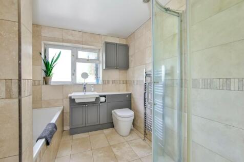 FAMILY 4-PIECE BATHROOM