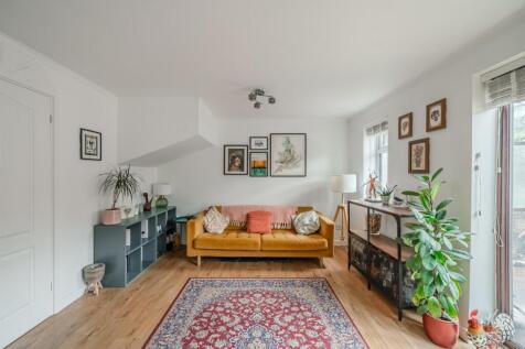 7 Coed-Y-Canddo Road-13.jpg