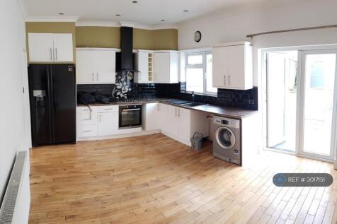 Kitchen / Dining Area