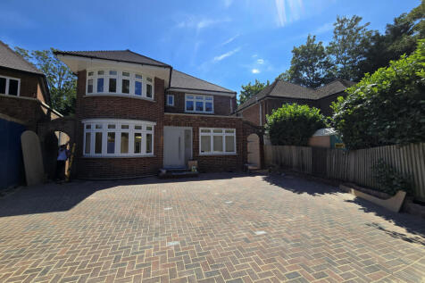 6 bed detached house to rent Danescroft Gardens, 